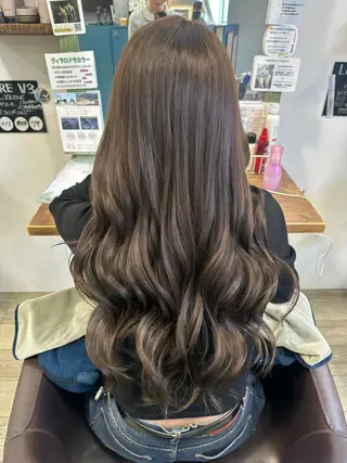ロング カラー 拝頭　奈枝 Beretのヘアスタイル