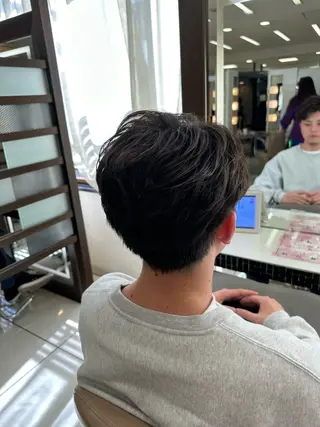 パーマ メンズ メンズ特化シャドウパ ーマラウンドマッシュのヘアスタイル
