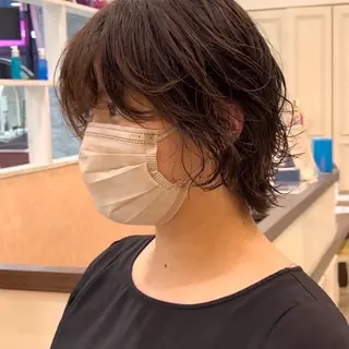 ショート 大阪ウルフカット 🐺デザインカラーのヘアスタイル