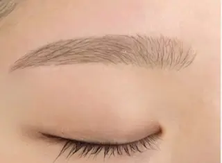 アイブロウ りこGlow-up Beauty丸の内のマツエク・マツパデザイン