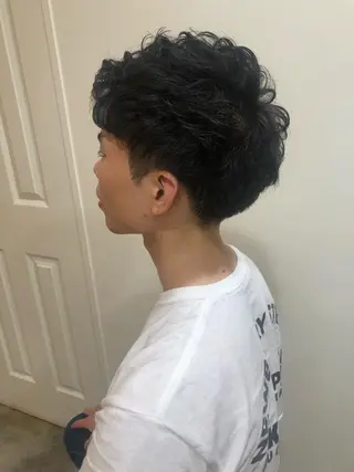 パーマ メンズ MIOベージュカラー 柔らかいカラーのヘアスタイル