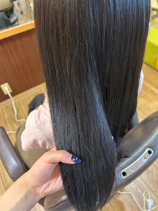 カラー 前田 亜由美のヘアスタイル