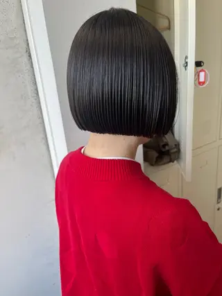 ショート 友花 暗髪／ナチュラルのヘアスタイル