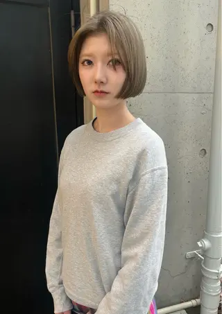 ショート レイカ /ハイトーンのヘアスタイル