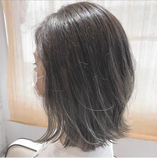 ミディアム カラー esse大阪茶屋町店所属・レイヤーカット 新井田陽寿のヘアスタイル