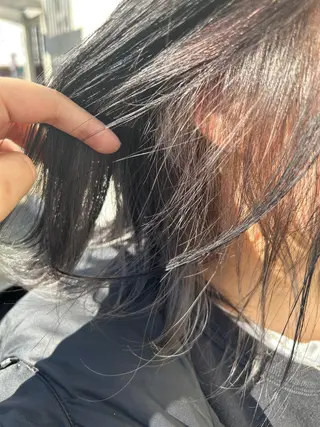 カラー 浅利 陽菜のヘアスタイル