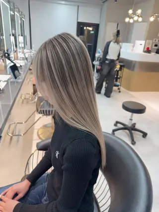 ロング カラー ヘアアレンジ ARIA💎縮毛矯正 ブリーチ💎複雑履歴のヘアスタイル