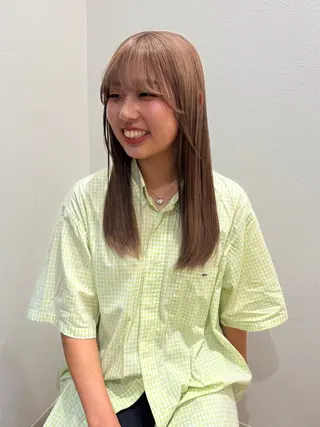 セミロング カラー もりしま あやかのヘアスタイル