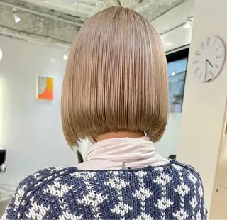 ショート カラー ブリーチカラー×艶 🍨mihoのヘアスタイル