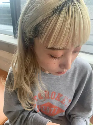 セミロング カラー 💓パーマ，💗 レイヤーカットのヘアスタイル