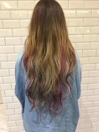 ロング カラー 粟田 めぐみのヘアスタイル