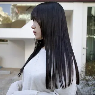 ロング カラー mina / 透明感ベージュカラーのヘアスタイル