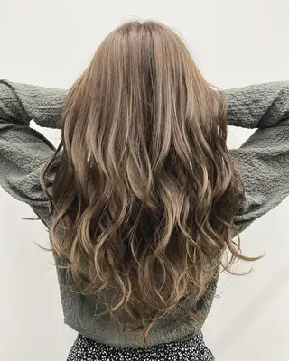 ロング カラー ヘアアレンジ 【公式】amble luxe池袋東口🩷のヘアスタイル