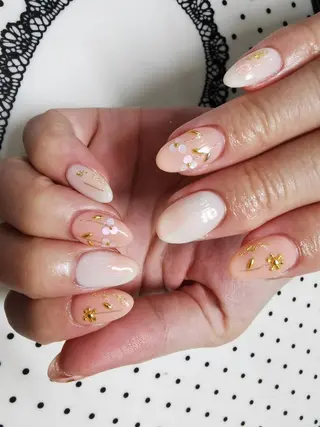 ネイル ネイルリボン 受付スタッフのネイルデザイン