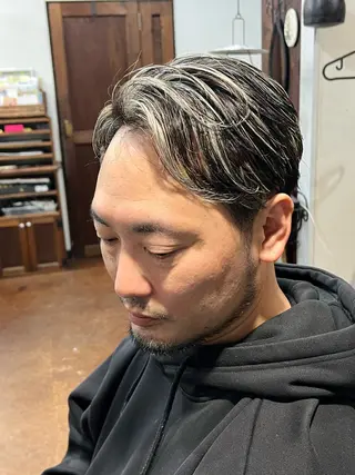 カラー メンズ 小松崎 翔太のヘアスタイル
