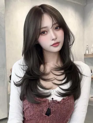 ロング 砂澤 瞳のヘアスタイル