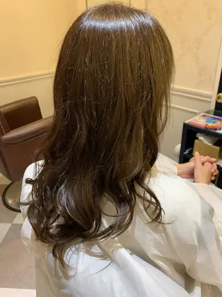 セミロング カラー 粟田 めぐみのヘアスタイル