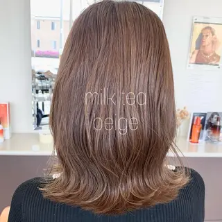 ミディアム 小澤 志穂のヘアスタイル