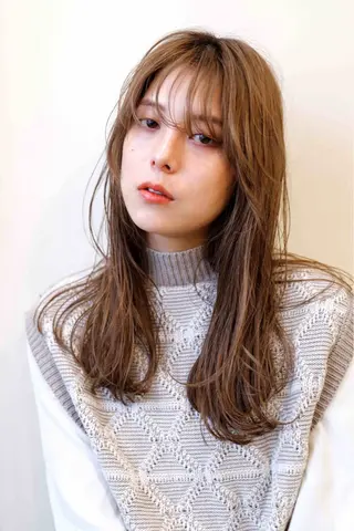 セミロング カラー LOOP hairのヘアスタイル