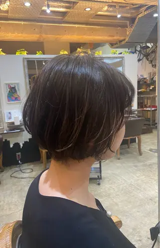 ショート isuta 岡本のヘアスタイル