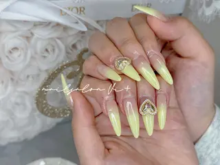 ネイル ✨Nailsalon Vi+✨のネイルデザイン