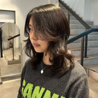 ミディアム 透明感カラー/レイヤ ーカットりこ🤎🫧のヘアスタイル