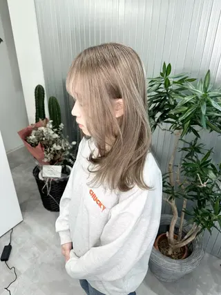 ミディアム カラー LOOP hairのヘアスタイル