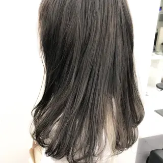 セミロング ハイトーン×レイヤー カットTAKUMIのヘアスタイル