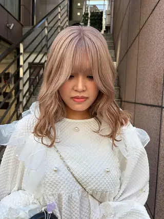 ミディアム カラー ミルクティー× グレージュMOMOのヘアスタイル