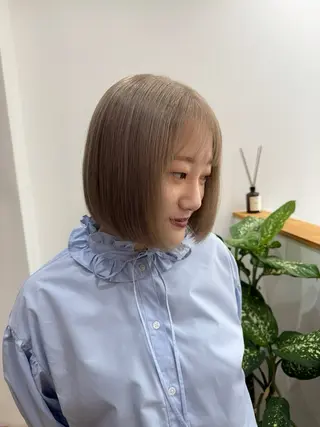 ミディアム レイヤーカット ベージュ/KANAのヘアスタイル