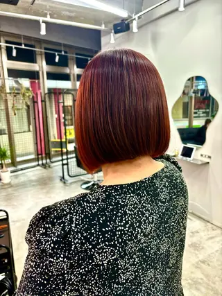 カラー サカシタ アヤカのヘアスタイル