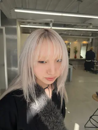 ミディアム カラー 山田 望生のヘアスタイル