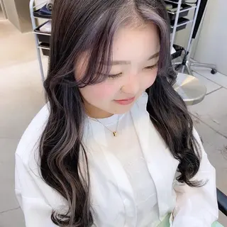 ロング カラー 岡野 静華のヘアスタイル