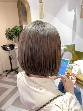 ショート レイヤーカット /透明感カラー西田のヘアスタイル