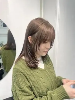 セミロング カラー 渡邊 美優のヘアスタイル