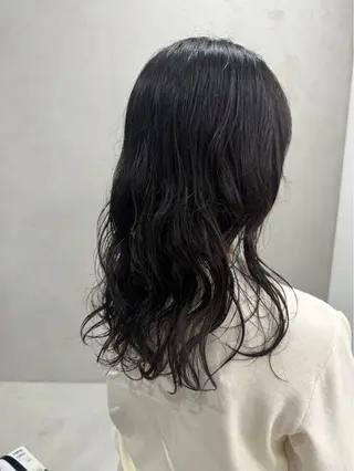 ロング 山村 梨香のヘアスタイル