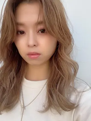 セミロング 小田 莉加子のヘアスタイル