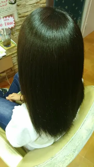 セミロング カラー 山口 彩海のヘアスタイル