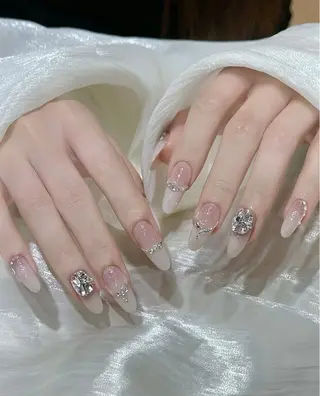 ネイル T.Lee Nail Lilyのネイルデザイン