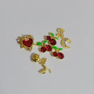 ネイル gotoday新宿店所属・鈴木 ゆいのネイルデザイン