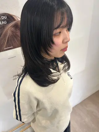 ミディアム オリーブ/ ナカミネアキナのヘアスタイル