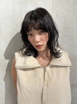 ミディアム 長岡 明音のヘアスタイル