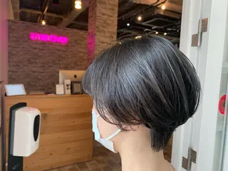 ショート カラー 吉田 聡一のヘアスタイル