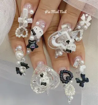 セミロング Pio Mielのネイルデザイン