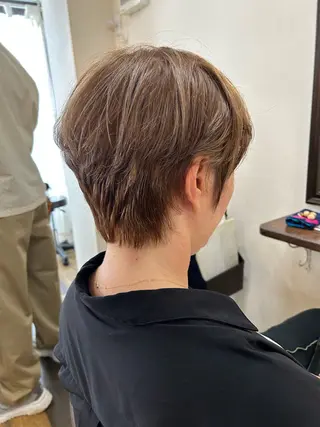 ショート カラー canonart上田 里恵のヘアスタイル