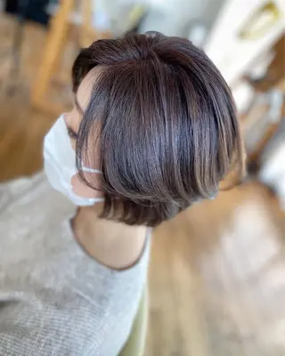 ショート カラー 荒木 ひろかのヘアスタイル
