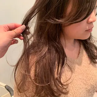 ロング カラー SAKINO. ベージュカラーのヘアスタイル