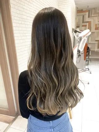 ロング カラー 尾森紳哉💎透明感/ デザインカラーのヘアスタイル