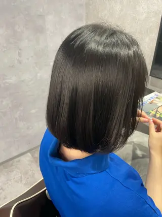 セミロング 韓国風レイヤーカラー ライムのヘアスタイル