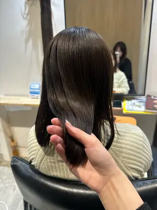 ミディアム 艶カラー 🩵NATSUKIのヘアスタイル